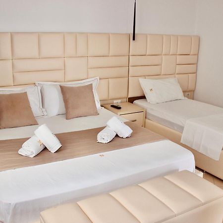Qeparo Napolon Complex Hotel Екстериор снимка