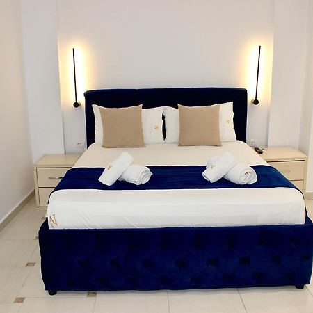Qeparo Napolon Complex Hotel Екстериор снимка