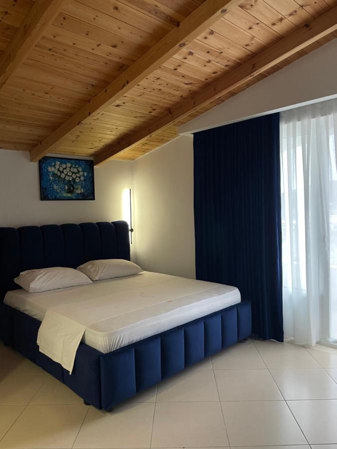 Qeparo Napolon Complex Hotel Екстериор снимка