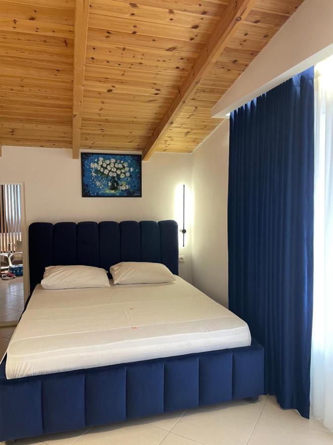 Qeparo Napolon Complex Hotel Екстериор снимка