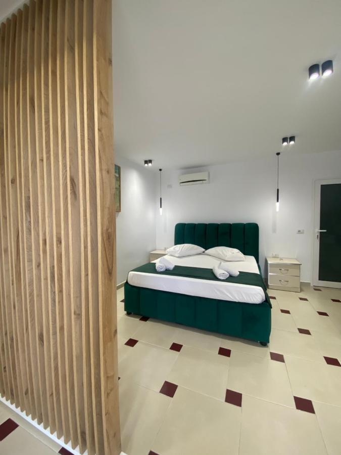 Qeparo Napolon Complex Hotel Екстериор снимка