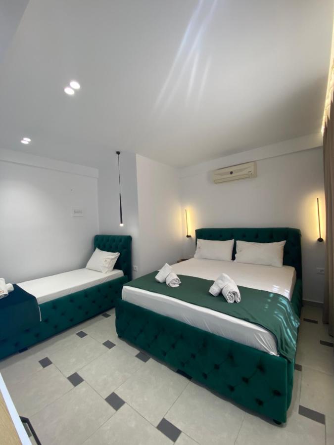 Qeparo Napolon Complex Hotel Екстериор снимка