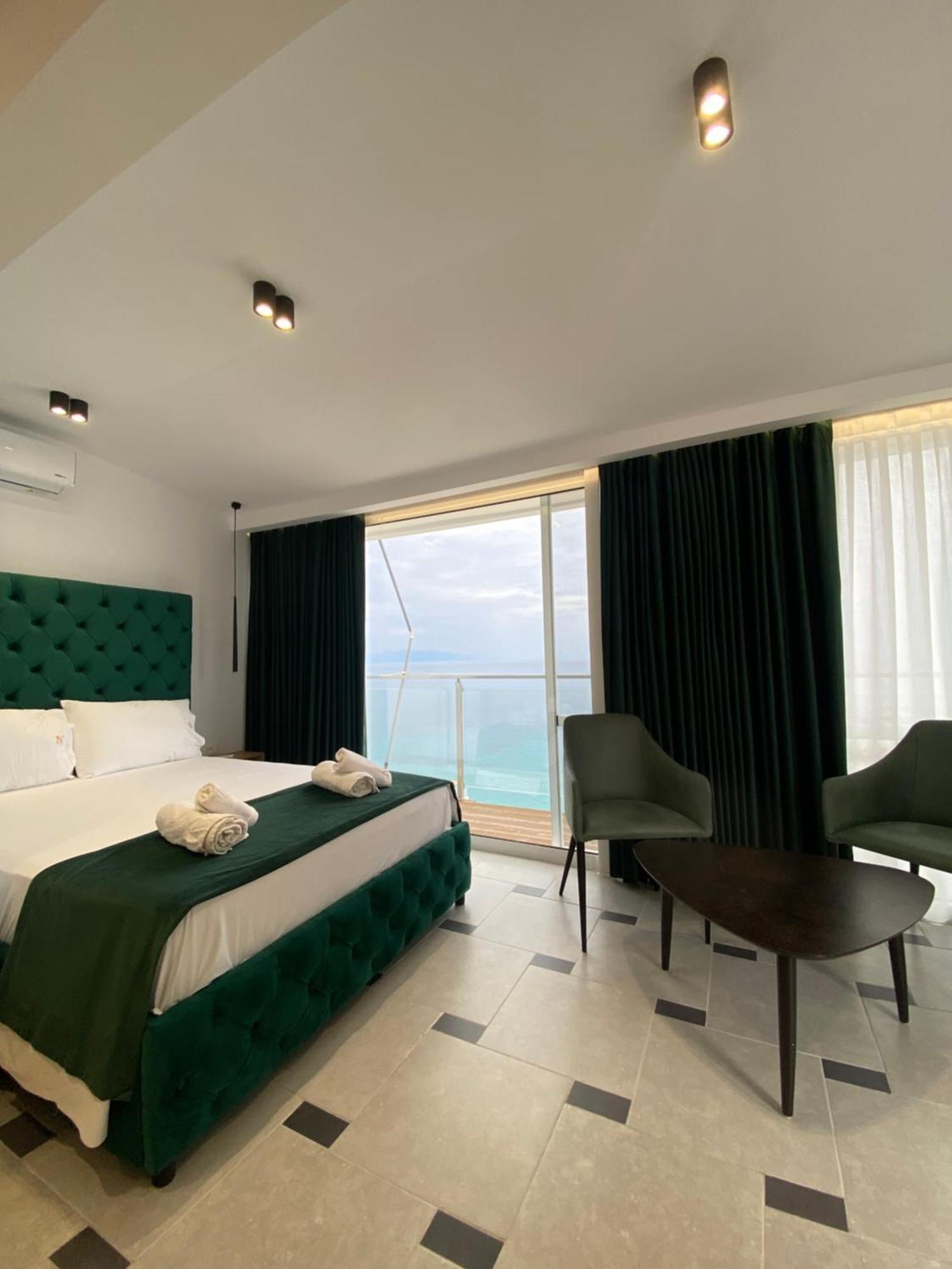 Qeparo Napolon Complex Hotel Екстериор снимка