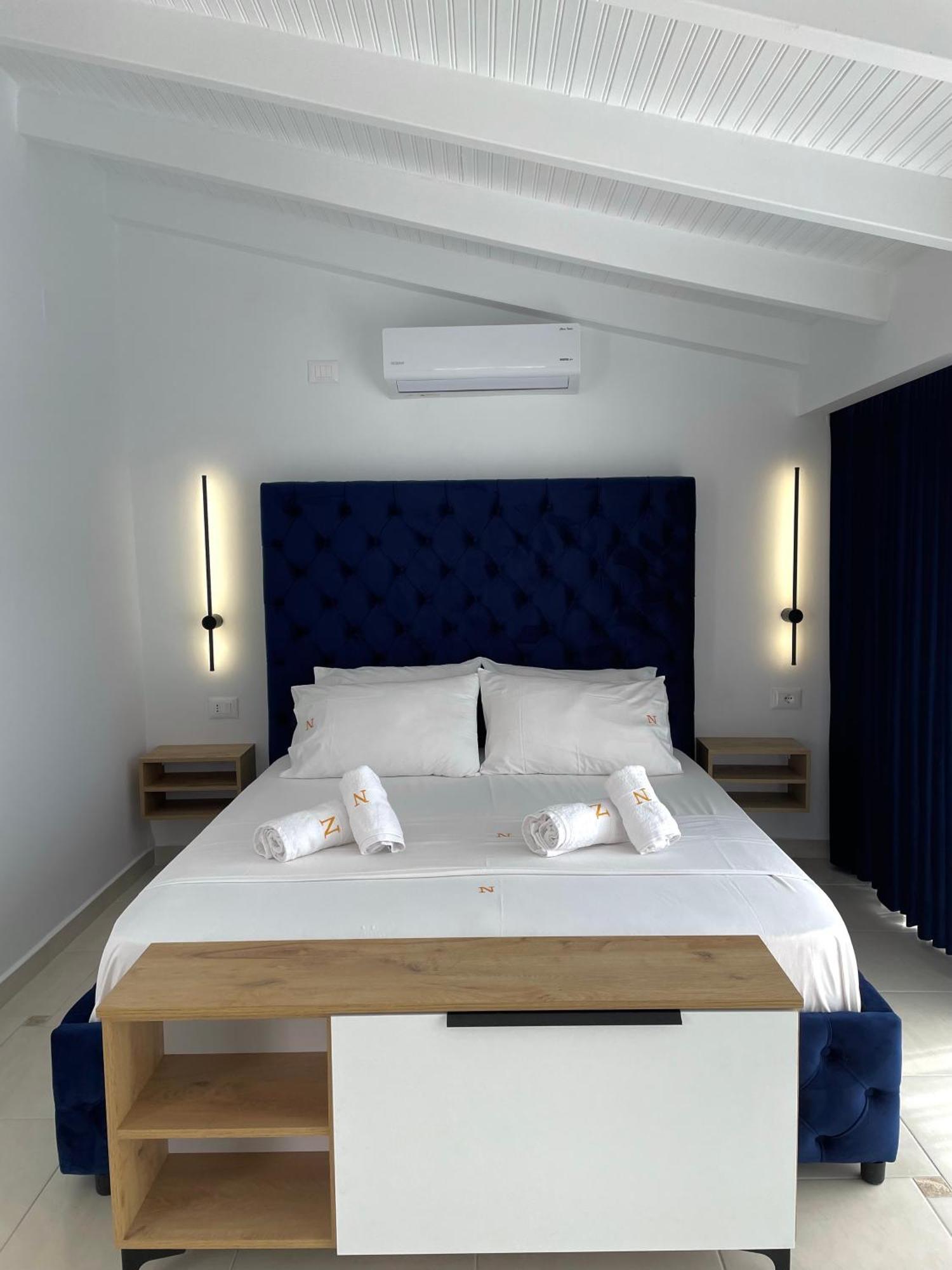 Qeparo Napolon Complex Hotel Екстериор снимка