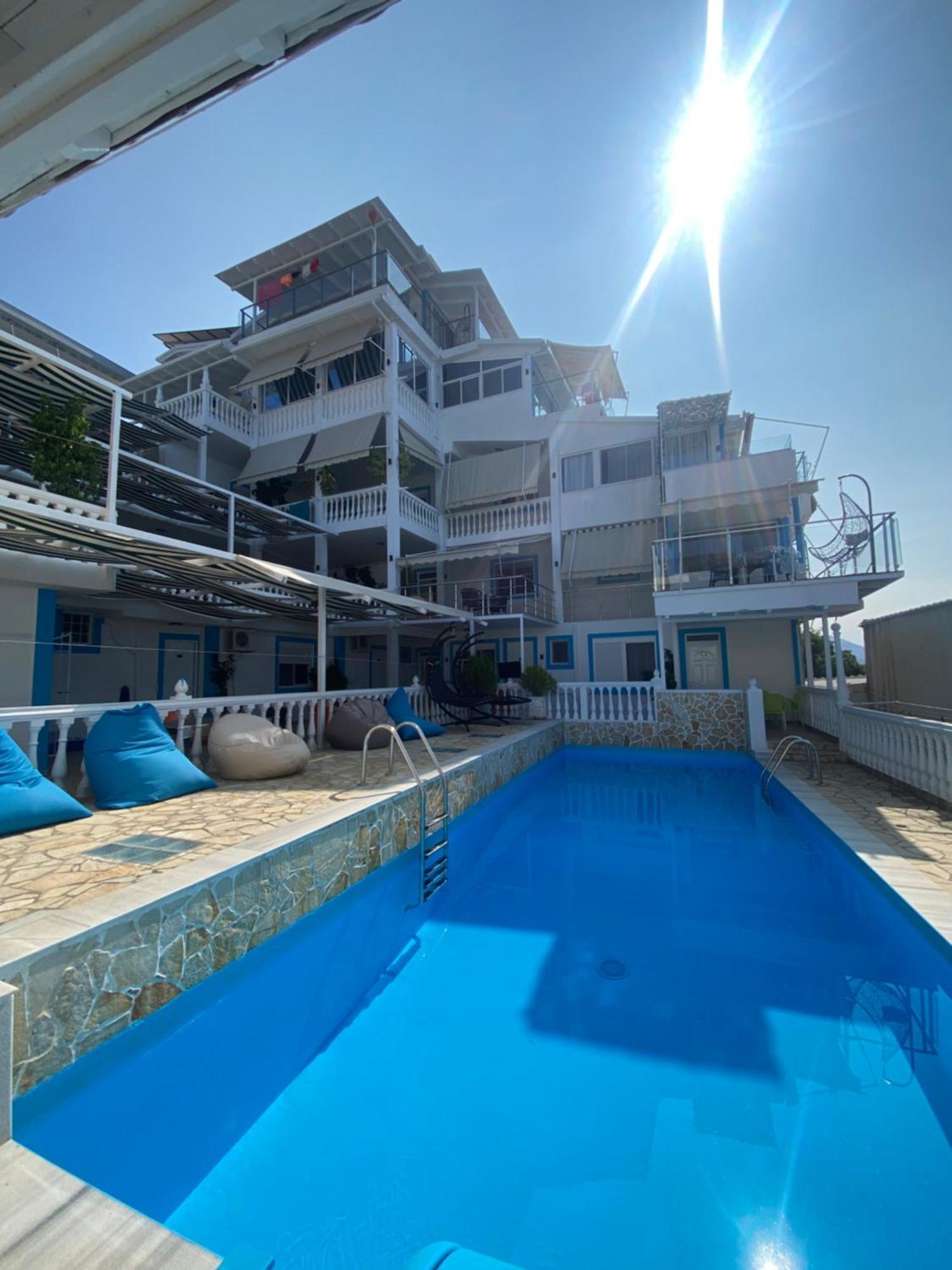 Qeparo Napolon Complex Hotel Екстериор снимка